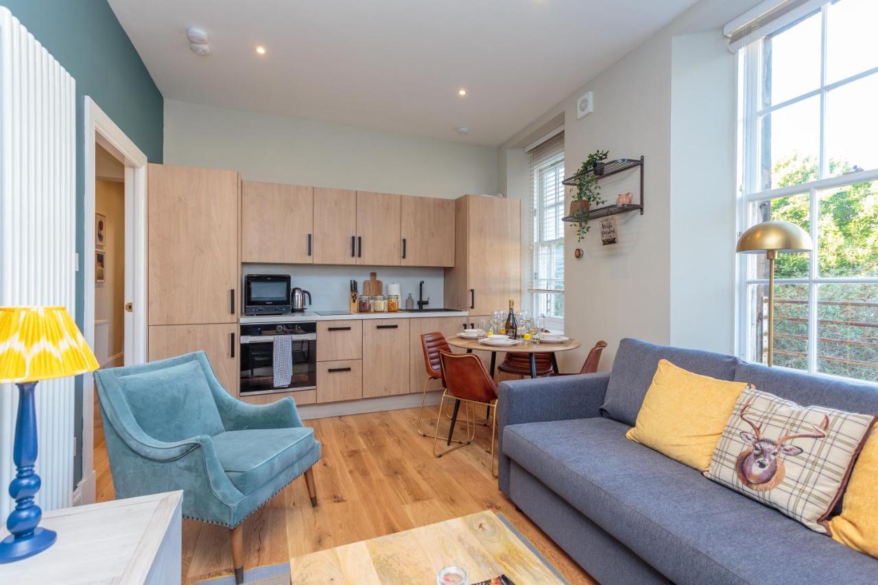 Lovely Apartment Beneath Edinburgh Castle エクステリア 写真