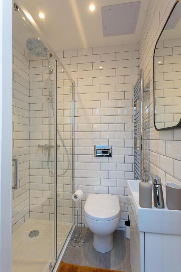 Lovely Apartment Beneath Edinburgh Castle エクステリア 写真