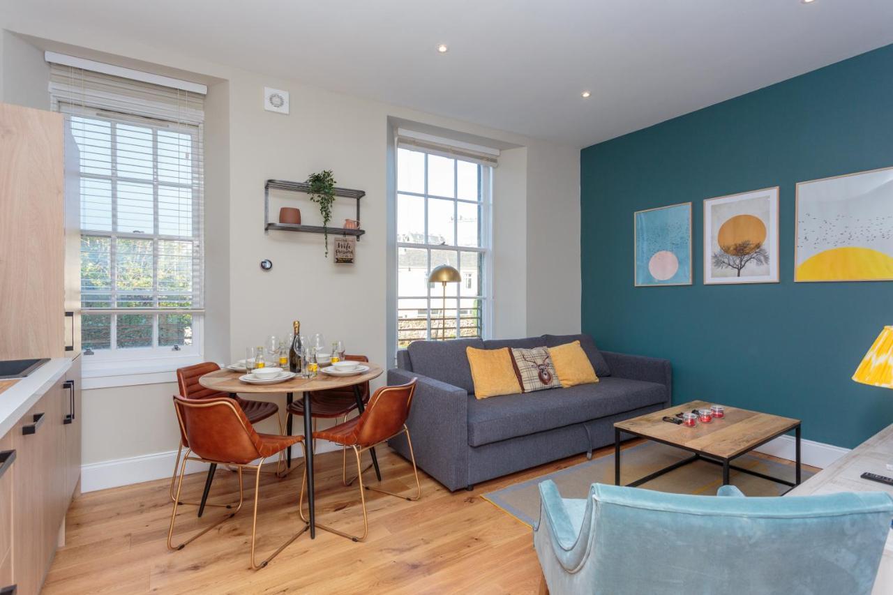 Lovely Apartment Beneath Edinburgh Castle エクステリア 写真