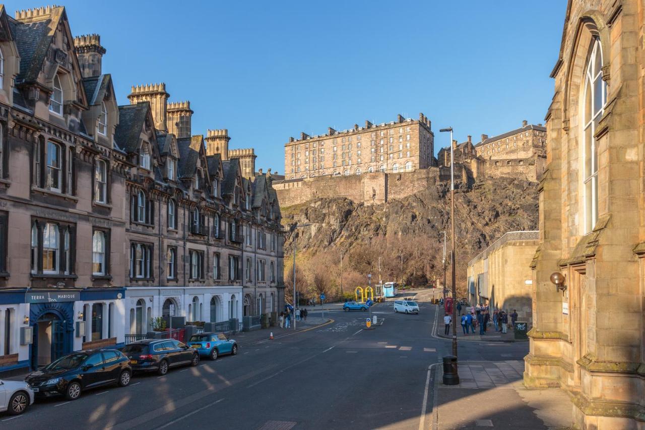 Lovely Apartment Beneath Edinburgh Castle エクステリア 写真