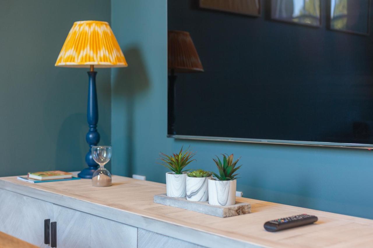 Lovely Apartment Beneath Edinburgh Castle エクステリア 写真